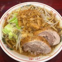 大ラーメン　野菜少なめアブラマシ