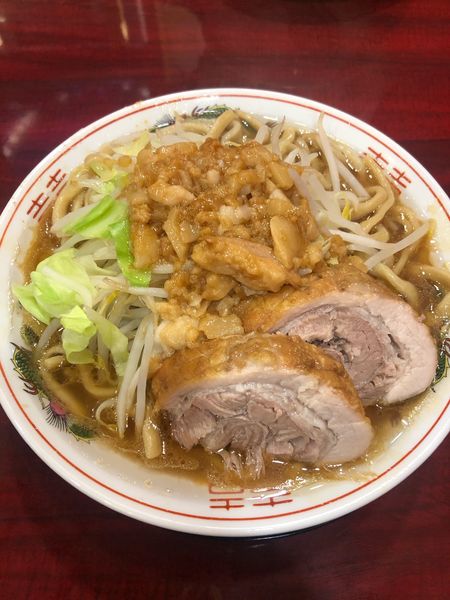 「大ラーメン　野菜少なめアブラマシ」@らーめん ぶっ豚 町田店の写真