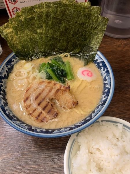 「海苔ラーメン 通常価格850円　ライス100円（お替りOK）」@麺屋 武士道 都立大学店の写真