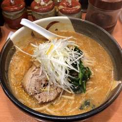 からみそらーめん　780円