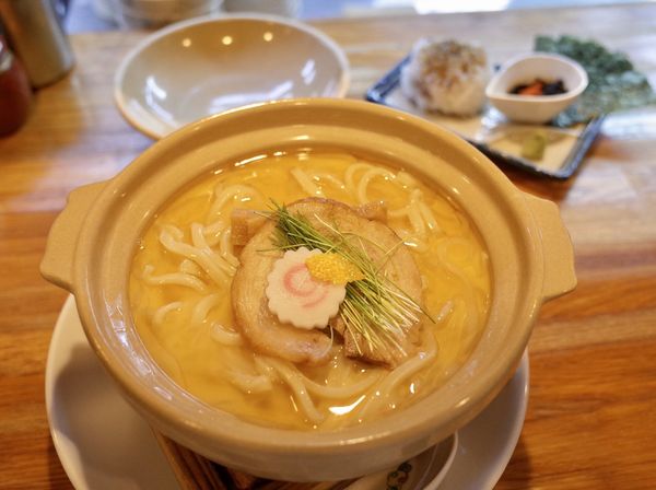 「羽二重土鍋ラーメン…950円」@二代目 白神の写真