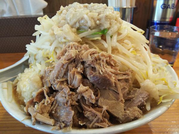「ラーメン　※野菜＆脂：増し、ニンニク：普通」@麺とび六方 長野店の写真