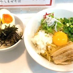 東京オイルヌードル 油田の画像