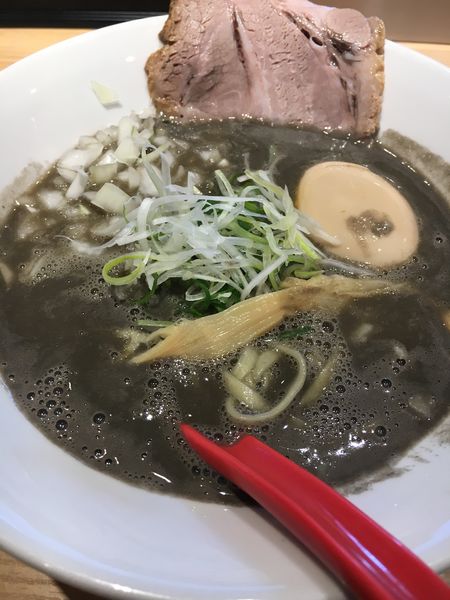 「【限定】こくにぼ豚骨らーめん¥1,000」@らーめん伊藝 大淀本店の写真