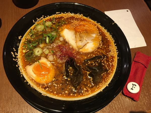 「旨辛ごま醤油ラーメン」@金久右衛門 南港ATC店の写真
