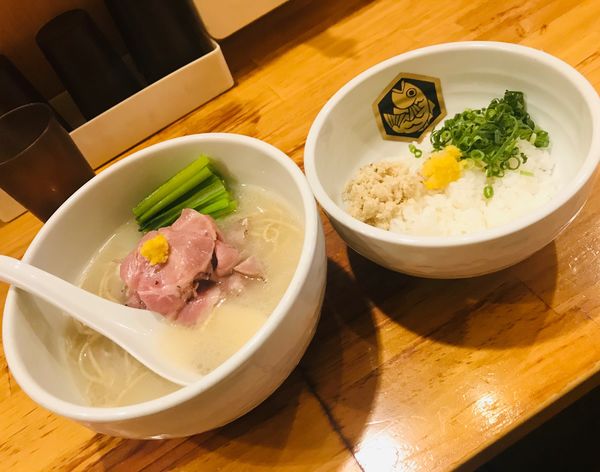 「真鯛らーめん＋雑炊セット」@真鯛らーめん 麺魚の写真