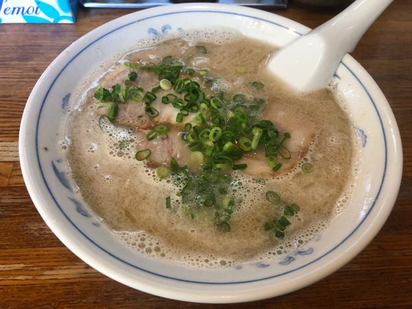 「博多ラーメン 普通＋替玉 680円＋120円」@博多ラーメン ばりこての写真