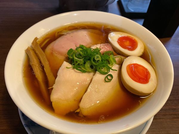 「特製醤油らぁ麺」@らぁ麺 紫陽花の写真