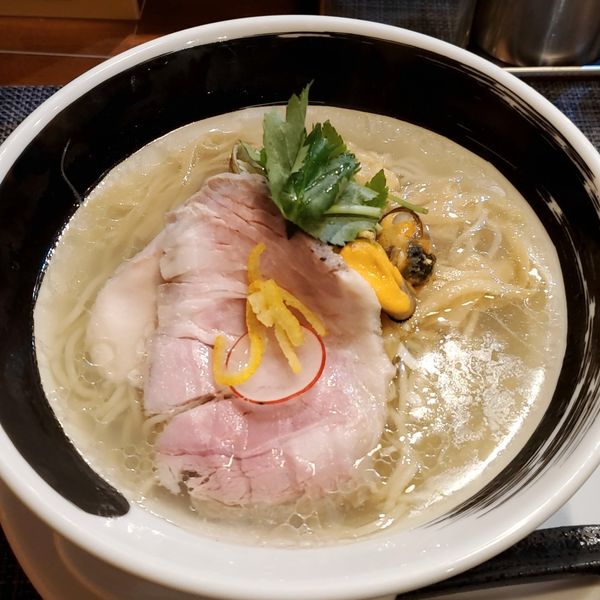 「浅蜊とムール貝の汐そば」@麺処しろくろの写真