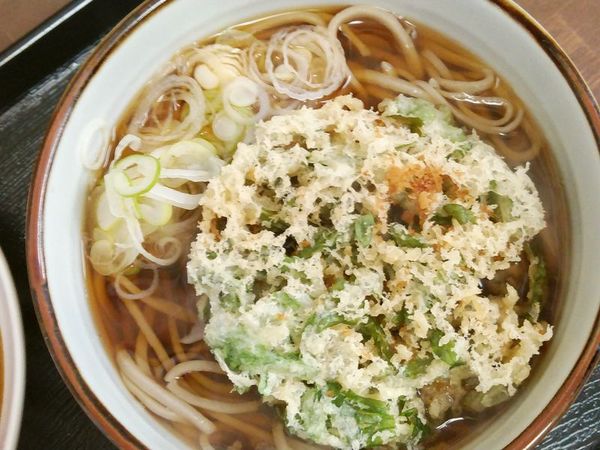 「かけそば＋春菊天」@そば切り うちばの写真