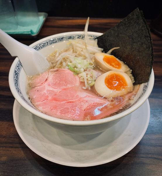 「背脂醤油（細・固め￥800）」@稲荷屋の写真