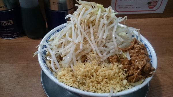 「味噌ラーメン・大盛×２(野菜増し)￥１０５０」@ラーメン ぶぅさんの写真