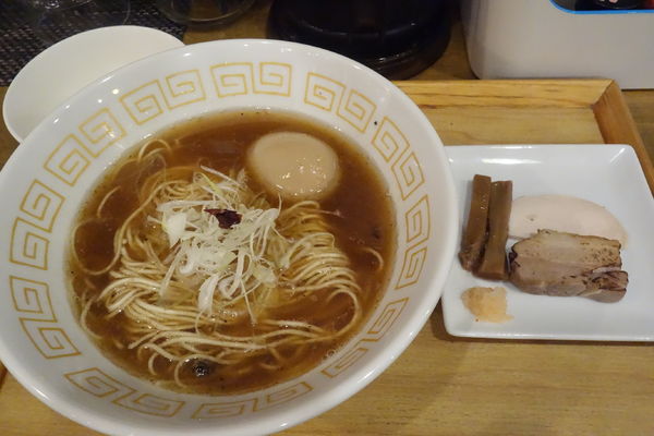 「味玉鶏煮干しソバ さんまバージョン」@UMAMI SOUP Noodles 虹ソラの写真