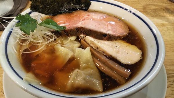 「中華そば（醤油）＋ワンタン」@手打式超多加水麺 ののくらの写真