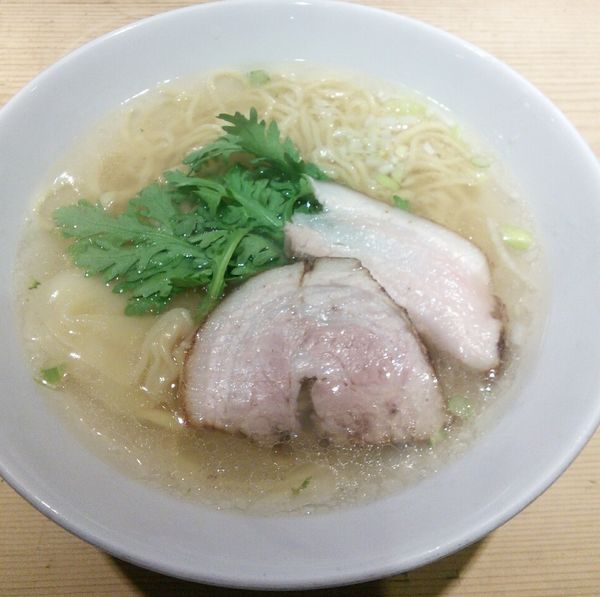「本丸塩らー麺　８５０円」@横濱元町 本丸亭 横浜店の写真