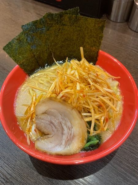 「味噌豚骨 通常価格780円　白髪ネギ 100円」@ゴル麺。 野毛店の写真
