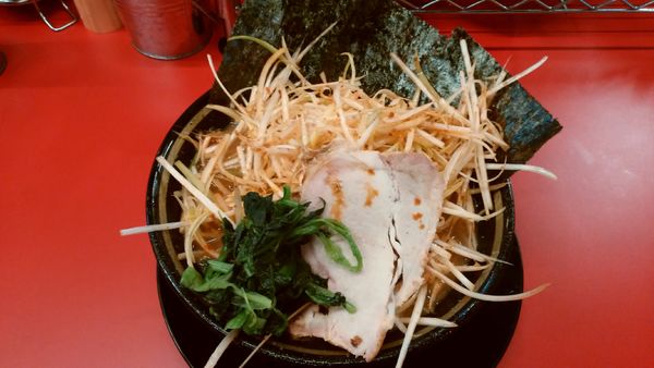 「ネギラーメン(赤ネギ)¥950-油少な目」@柏 王道家の写真