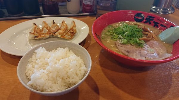 「こってり並餃子定食1070(込)」@天下一品 水海道店の写真
