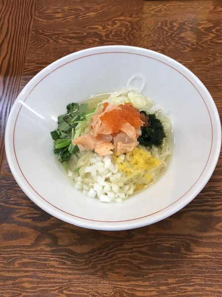 「サーモンとイクラと生ノリと山葵の和えそば」@拉麺 イチバノナカの写真