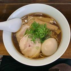白トリュフ香るシャンピニオン出汁の醤油ラーメン