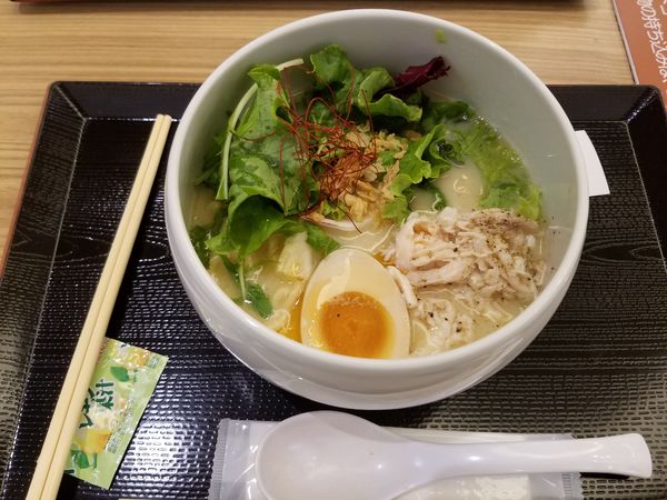 「鶏白湯塩そば」@蔭山樓 ららぽーと富士見店の写真