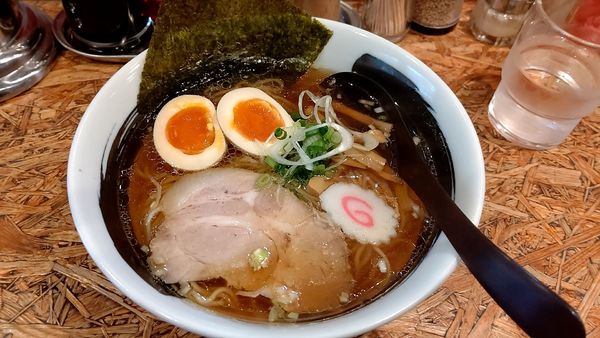 「昭和らーめん+味玉」@麺屋 共鳴りの写真