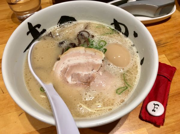 「純とん半熟煮玉子入り」@まんかい 天満橋店の写真