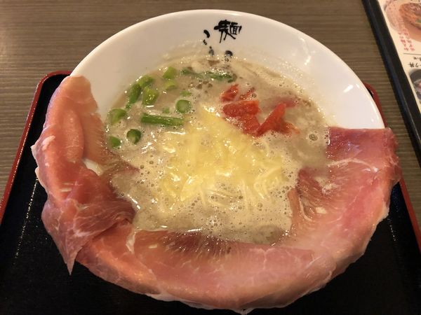 「【限定】鶏白湯生ハムチーズ塩soba　和え麺」@麺処 いぐさの写真