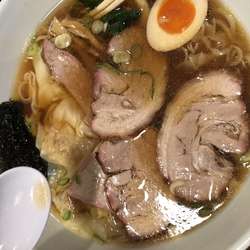 チャーシューワンタン麺