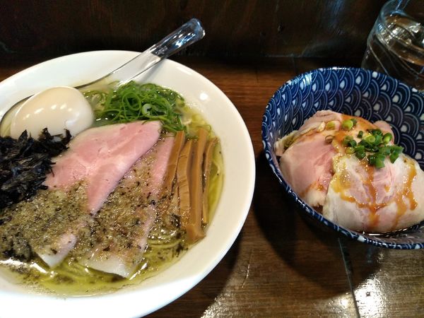 「牡蠣塩らぁ麺 650円 味玉100円 肉丼 150円」@Soupmenの写真