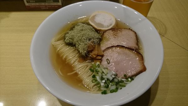 「ラーメン750円＋がごめ昆布150円」@函館塩ラーメン 五稜郭の写真
