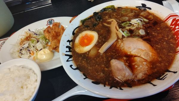「黒醤油ラーメン700円＋税&唐揚げランチ290円＋税」@醤々亭 小山総本店の写真