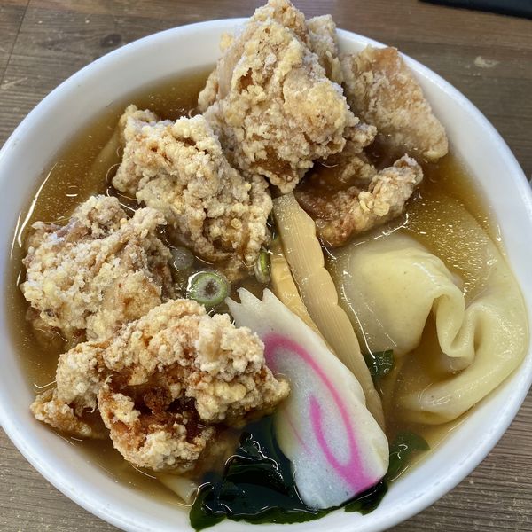 「から揚げらあめん（ひもかわ麺）」@手打ちらぁめん 足利麺 太田・尾島店の写真