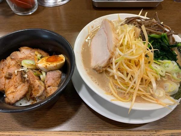 「ネギラーメン＋チャーシュー丼」@うまいヨ ゆうちゃんラーメンの写真