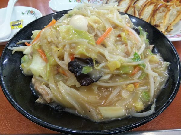 「揚げそば　＋餃子２人前（１人前無料：サービス券）」@餃子の王将 諏訪店の写真