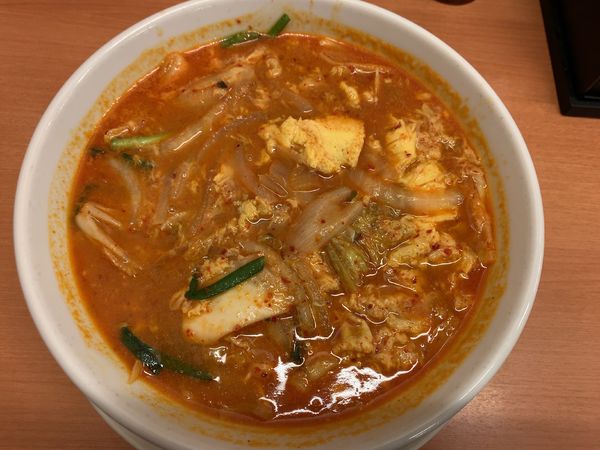 「チゲ味噌ラーメン（冬季限定）630円」@日高屋 神楽坂外堀通店の写真