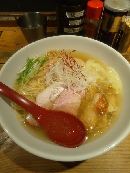 「特選塩ラーメン」@麺屋 翔 西新宿本店の写真