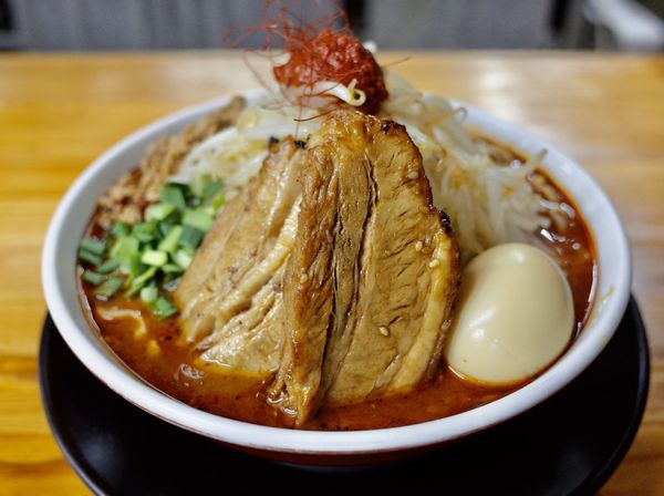 「しびれベトコン誤爆…960円・肉増し…＋180円」@ラーメン・つけ麺 爆王の写真