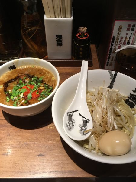 「カラシビ卵つけ麺（辛痺共に普通、1020円）」@カラシビ味噌らー麺・つけ麺 神田本店の写真