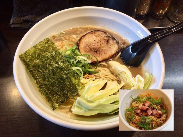 「フレッシュキャベツのもっこす熊本らーめん＋和え玉」@ラーメンくれはの写真