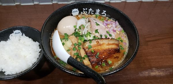 「特製味噌ラーメン+半ライス」@らーめんぶたまろの写真