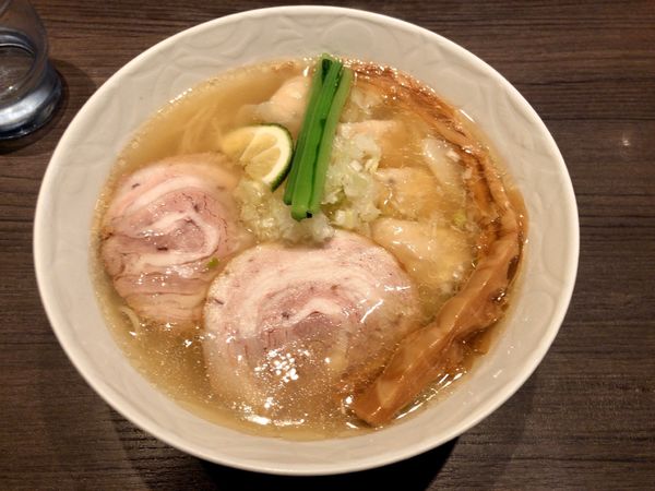 「塩」@支那そばや 本店の写真