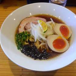 醤油煮干中華そば味玉