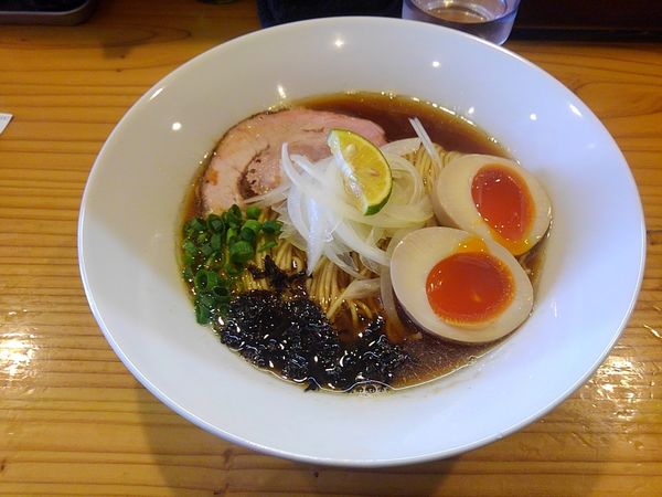 「醤油煮干中華そば味玉」@中華蕎麦 みうらの写真