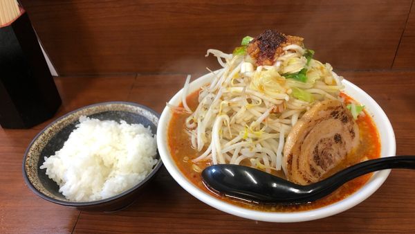 「ガリブタ1辛、大盛、野菜増し」@麺BUILD g.B.mの写真