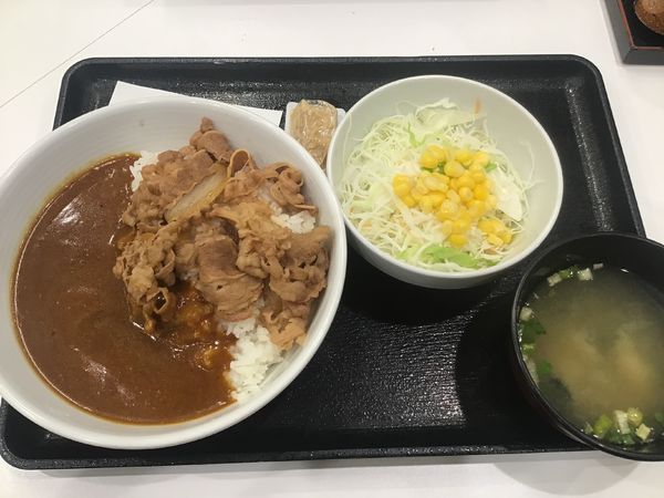 「牛カレーAセット718円(税込み)」@吉野家 JR姫路駅店の写真