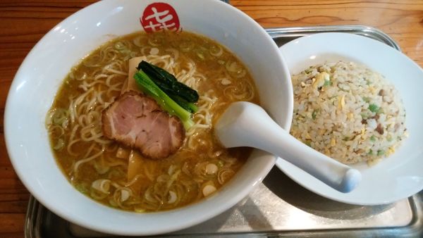 「中華そば(小)¥800-+チャーハン(小)¥400-」@中華そば まるきの写真