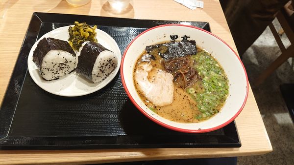 「ラーメン700」@黒亭 下通店の写真