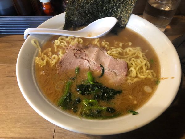 「魚介豚骨ラーメン 大盛 700円＋200円」@壱吉 麻布店の写真
