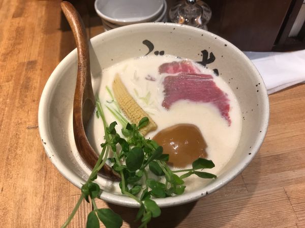「煮玉子牛白湯」@牛骨ラーメン ぶっこ志 北浜店の写真